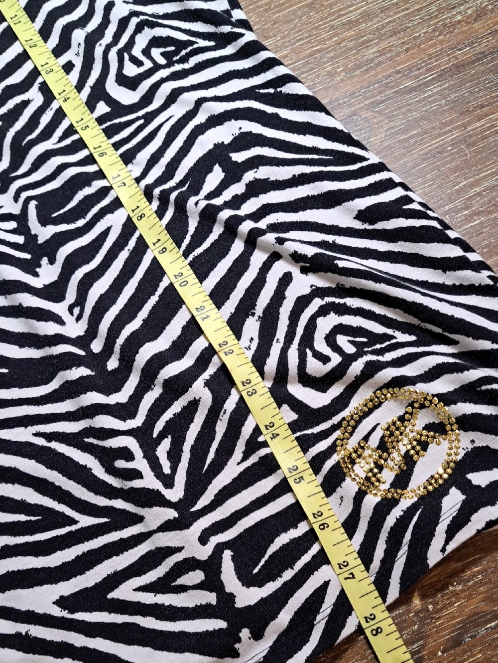 MICHAEL Michael Kors Zebra Print Tees — Black/White & Beige/White XL Set of 2 - Picture 11 of 15